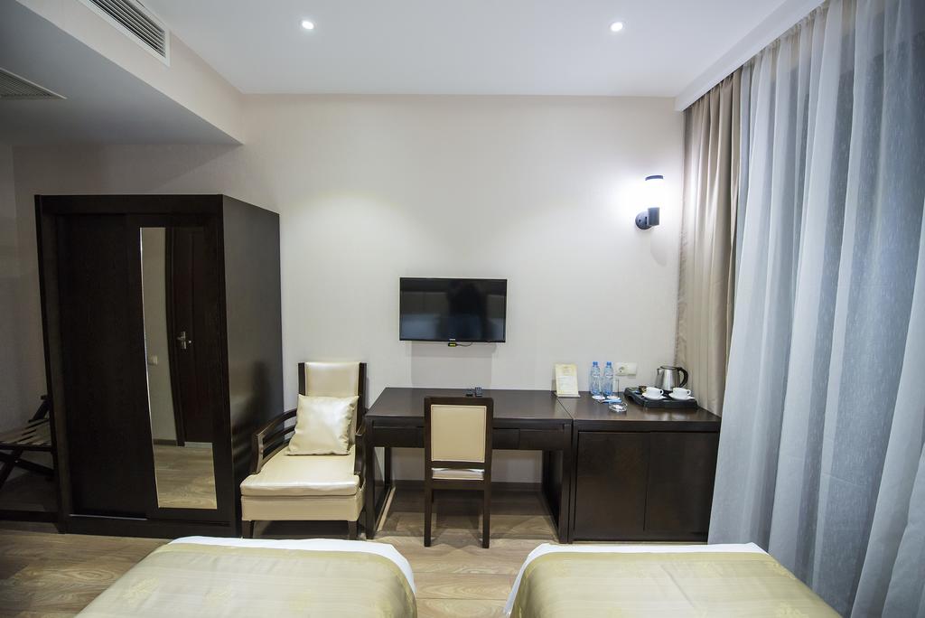 Tbilisi Inn Buitenkant foto