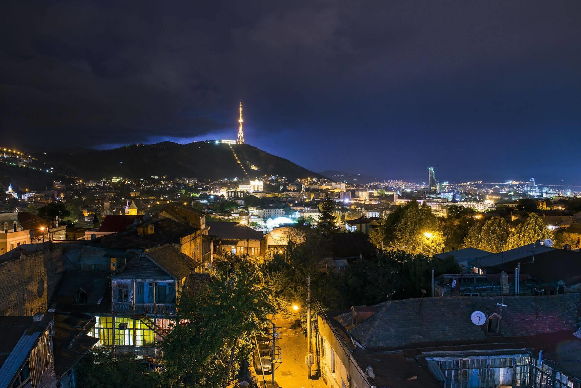 Tbilisi Inn Buitenkant foto